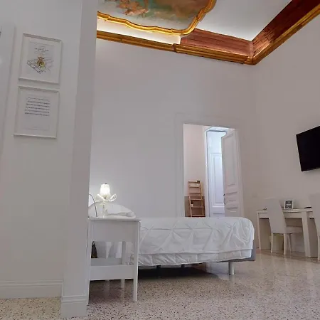 1811 Residenza Storica Неаполь