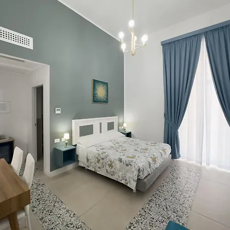 1811 Residenza Storica 4* ナポリ