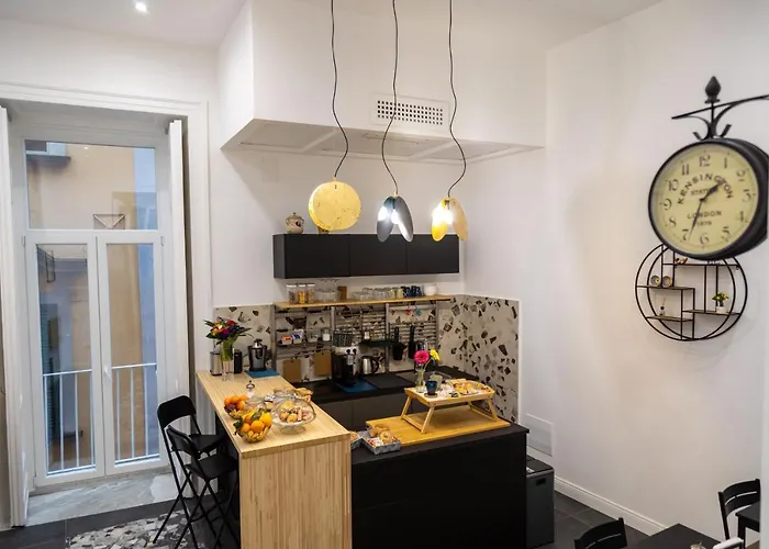 1811 Residenza Storica 4* 나폴리